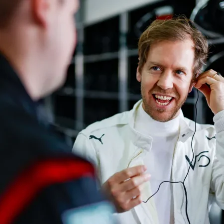 Vettel “flirtuje” z F1. Zespoły brutalnie potraktowały Niemca