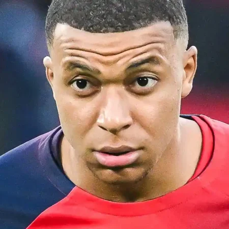 Oficjalnie: Mbappe odchodzi z PSG!